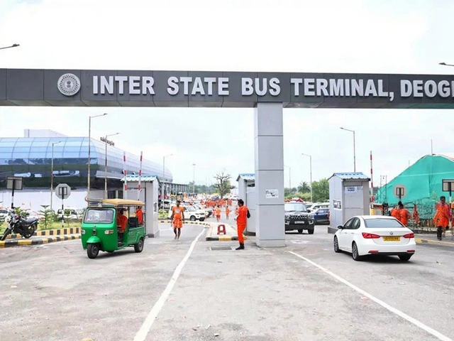 देवघर में बस स्टैंड बदलाव: ट्रैफिक राहत के साथ यात्रियों को हुआ बोझ