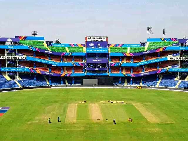 IPL 2026: DC vs MI मैच पर बारिश का साया, क्या रनों की बारिश होगी?
